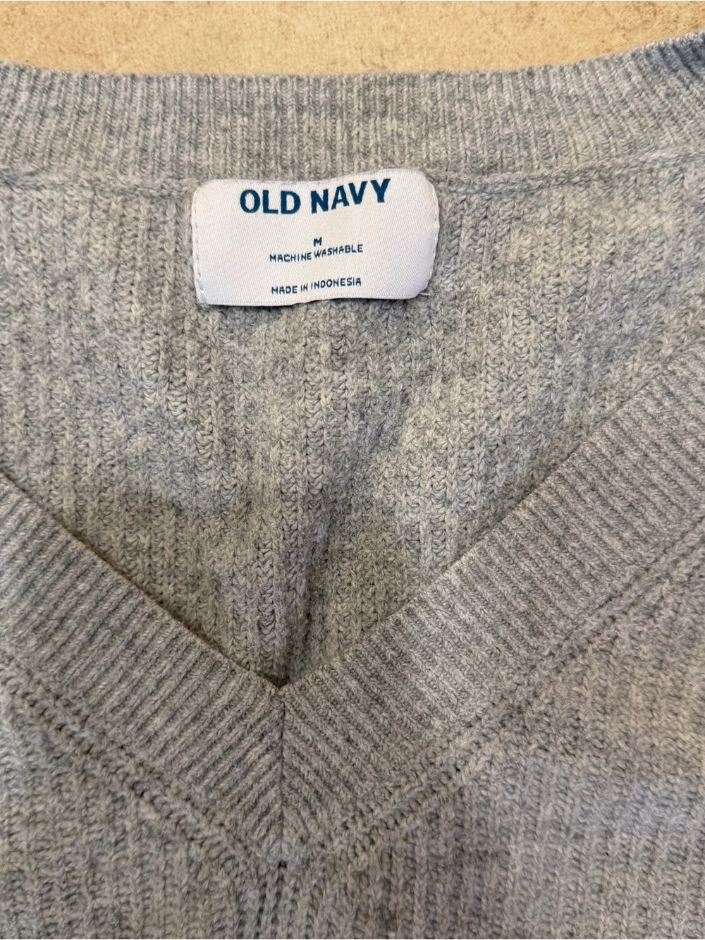 Old Navy Womenโs Heather Gray V-Neck Sweater